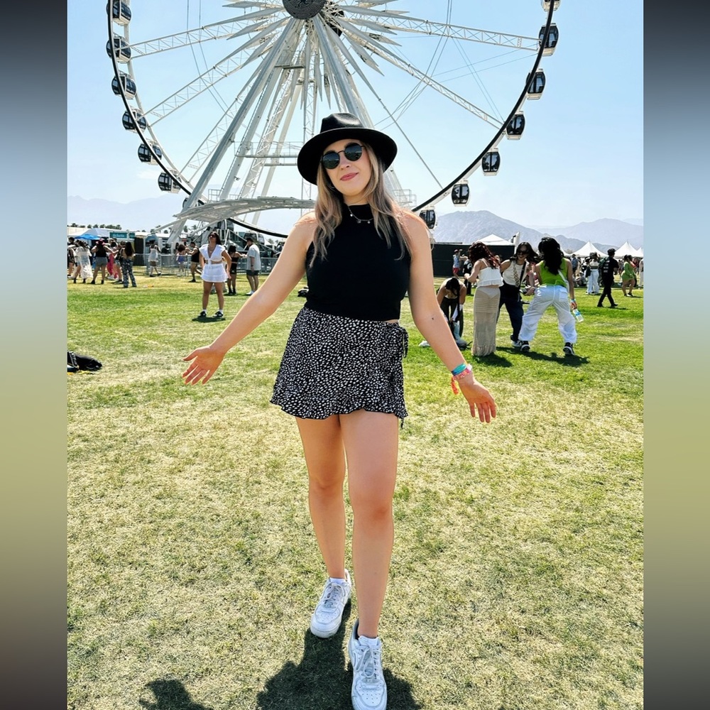 Tie flap skort
